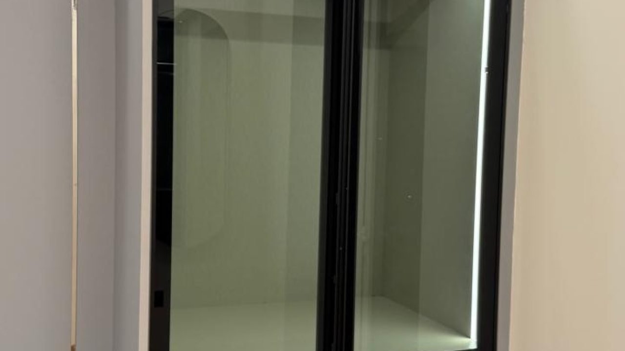 boy room exterior